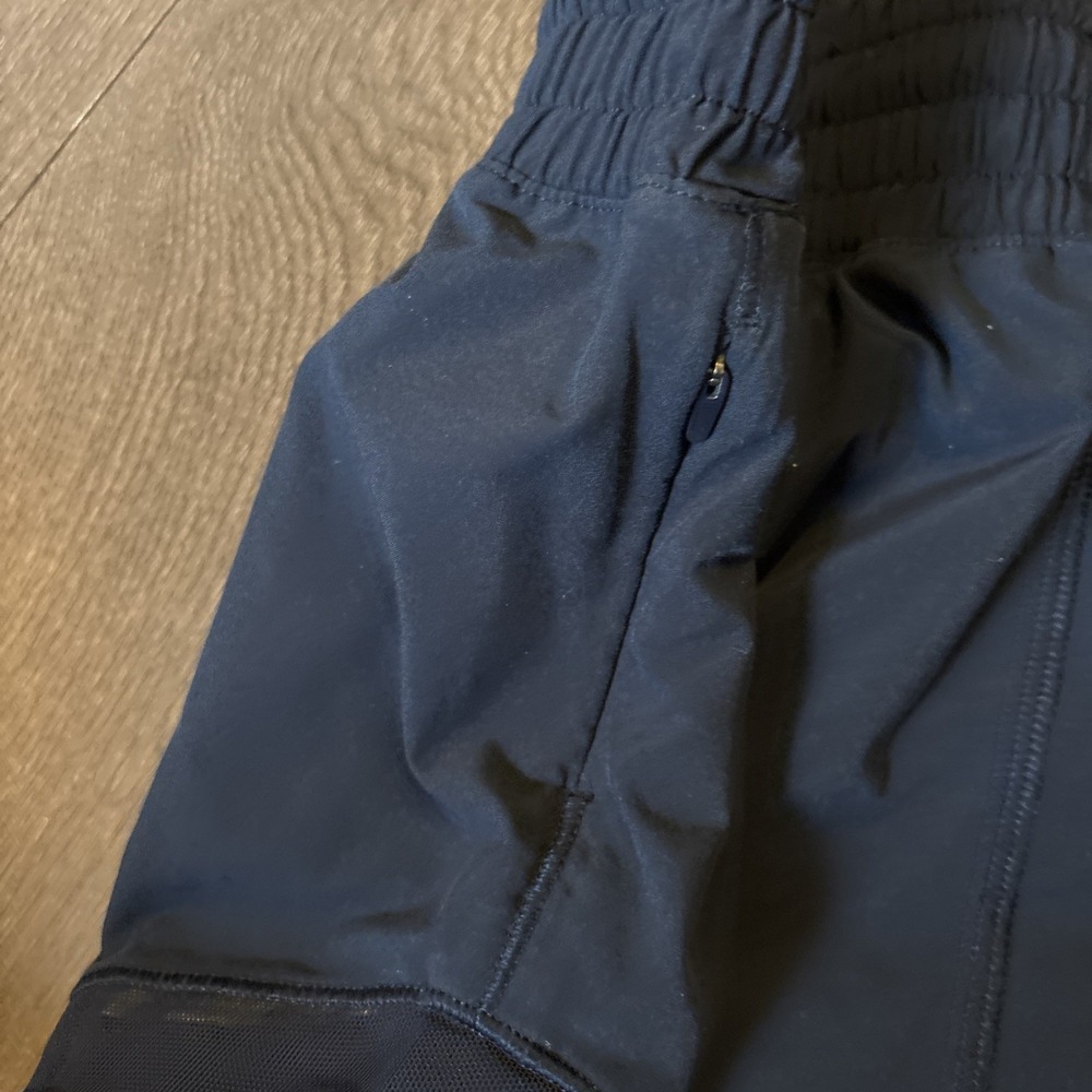 Lululemon Hotty Hot High-Rise Lined Shorts Navy Blue 4" Inseam Womens Size 6 Zip - Picture 6 of 6